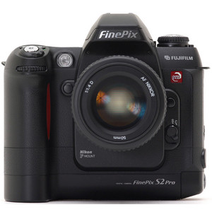 Fujifilm FinePix S2 Pro front