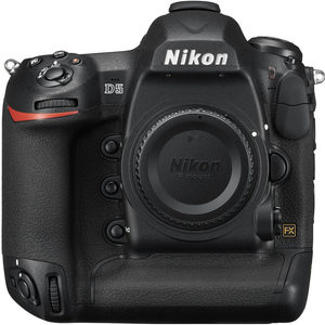 Nikon D5 front