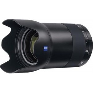 Zeiss-Milvus-35mm-F1.4-Canon-EF lens